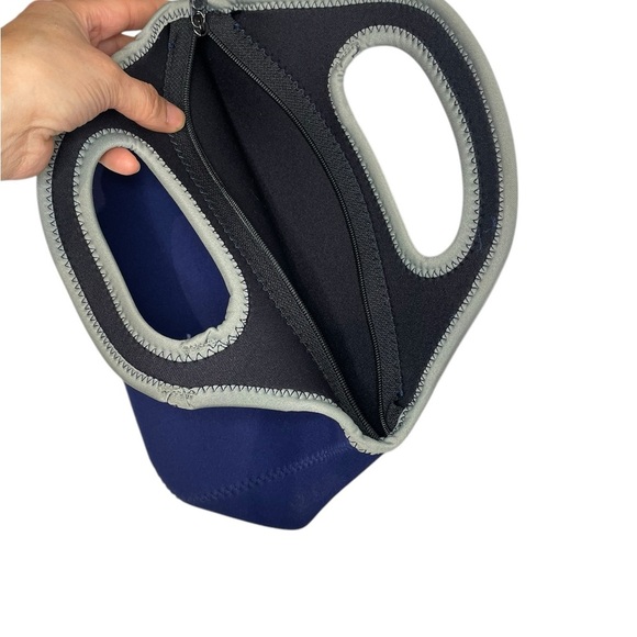 Monterey Bay Aquarium Blue Neoprene Bag - Picture 7 of 11